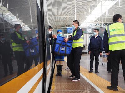 铁路“双11”电商黄金周启动 复兴号动车组变身“快递专列”