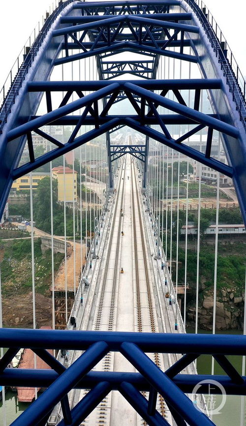 郑万铁路彭溪河多线特大桥铺轨完成，六小时进京时代即将到来