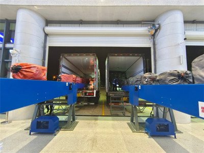 高铁快递新突破 昆明至成都整列快运动车组列车试点开行